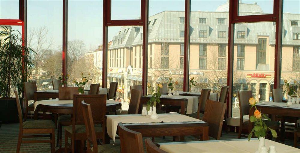 Rugs Hotel Augsburg City Restaurant photo