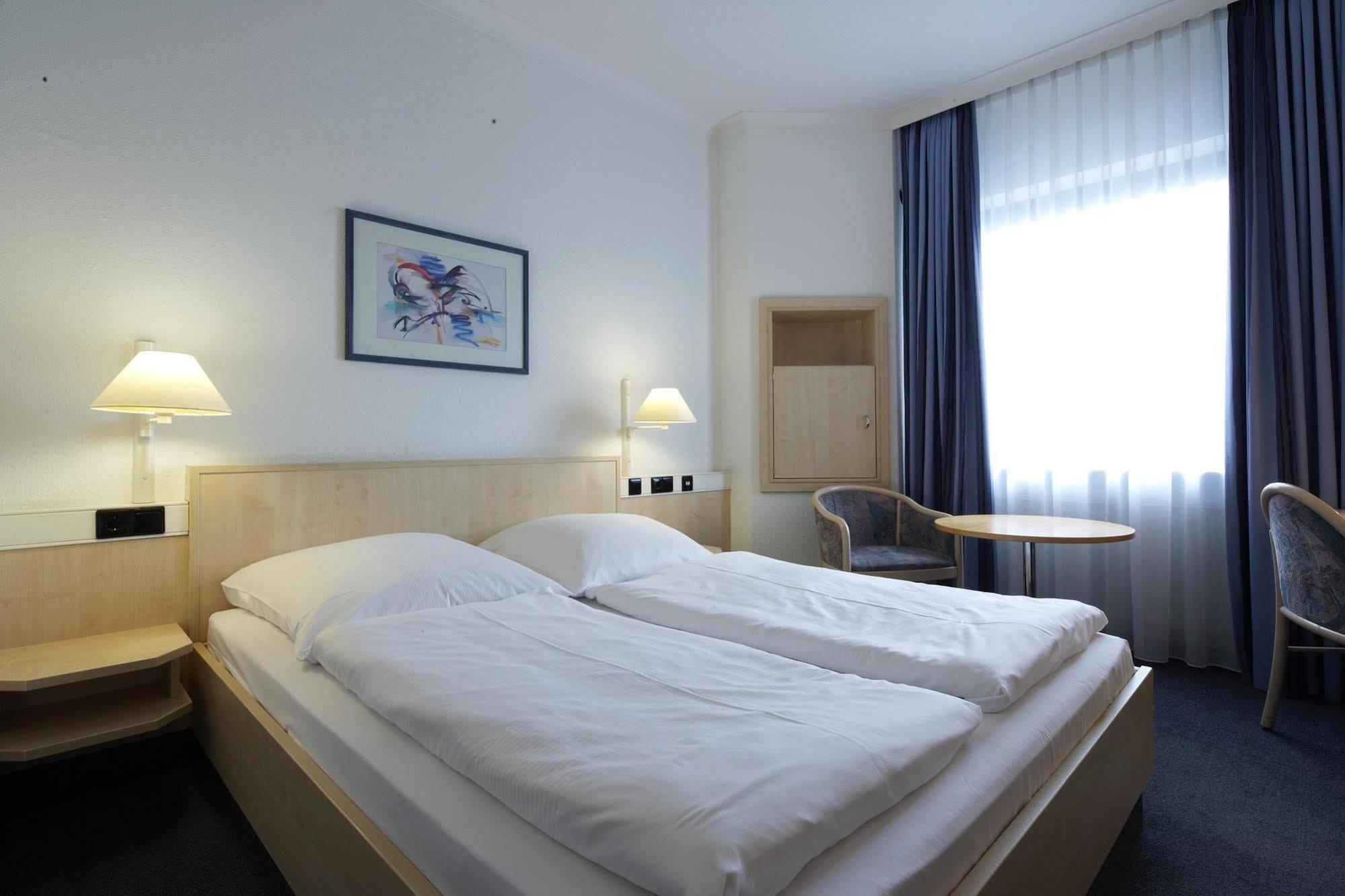 Rugs Hotel Augsburg City Exterior photo